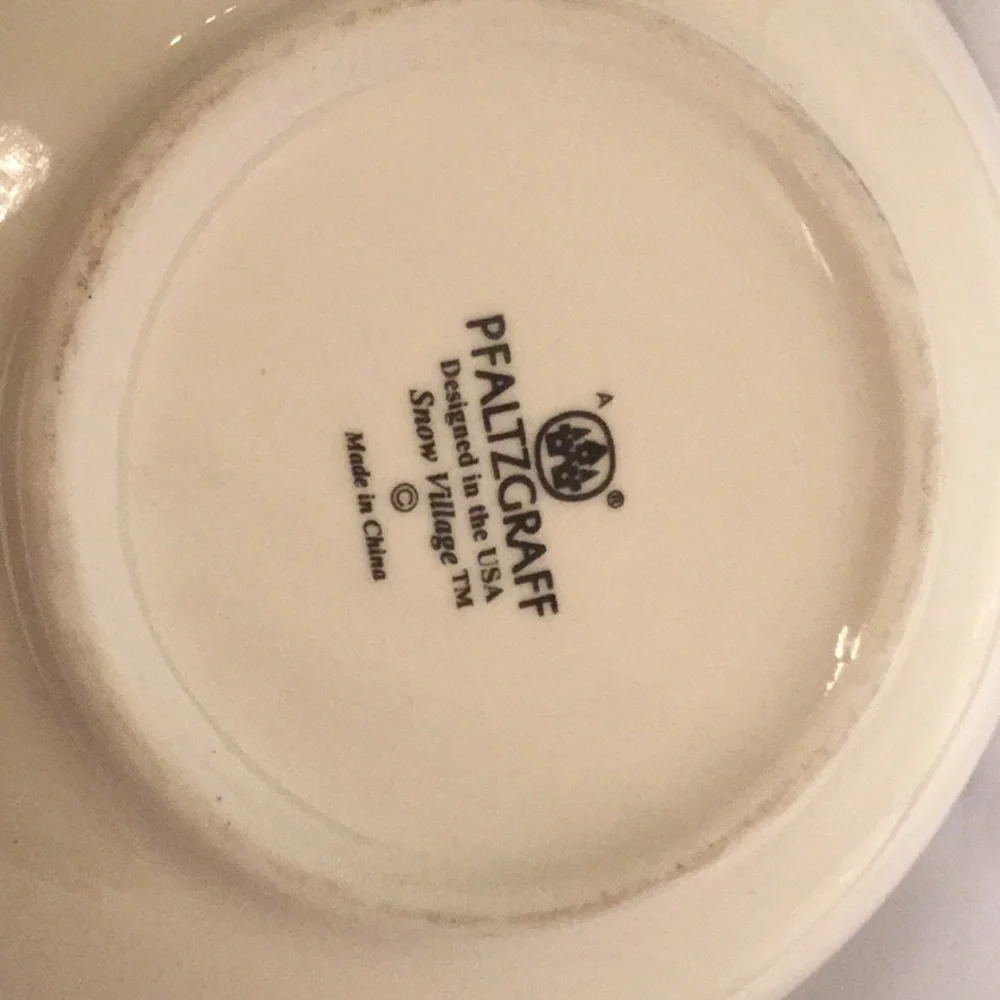 𝅺pfaltzgraff‎ SNOW VILLAGE 4 CEREAL BOWL